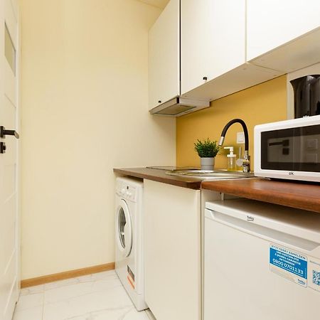 Micro Apartment Miaczynska By Noclegi Renters Warschau Exterior foto